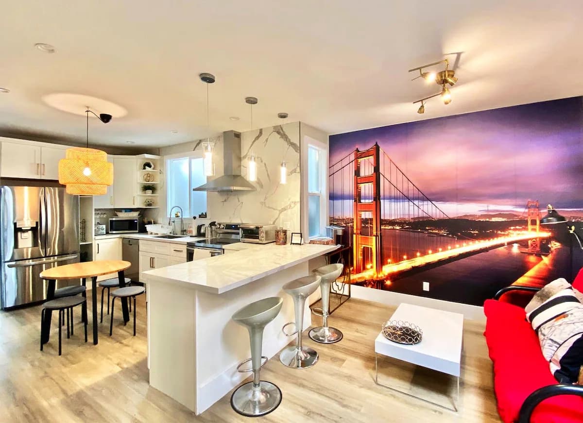 Home in Daly City · ★4.88 · 5 bedrooms · 8 beds · 2 baths - Image 1