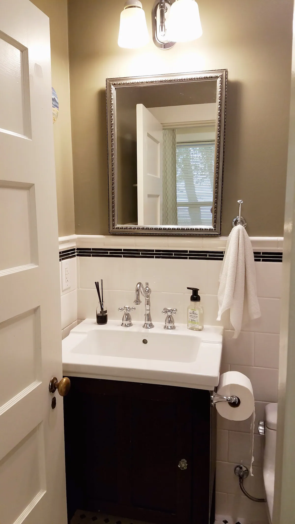 1926 Marina condo, private entrance, garden view - Photo 34