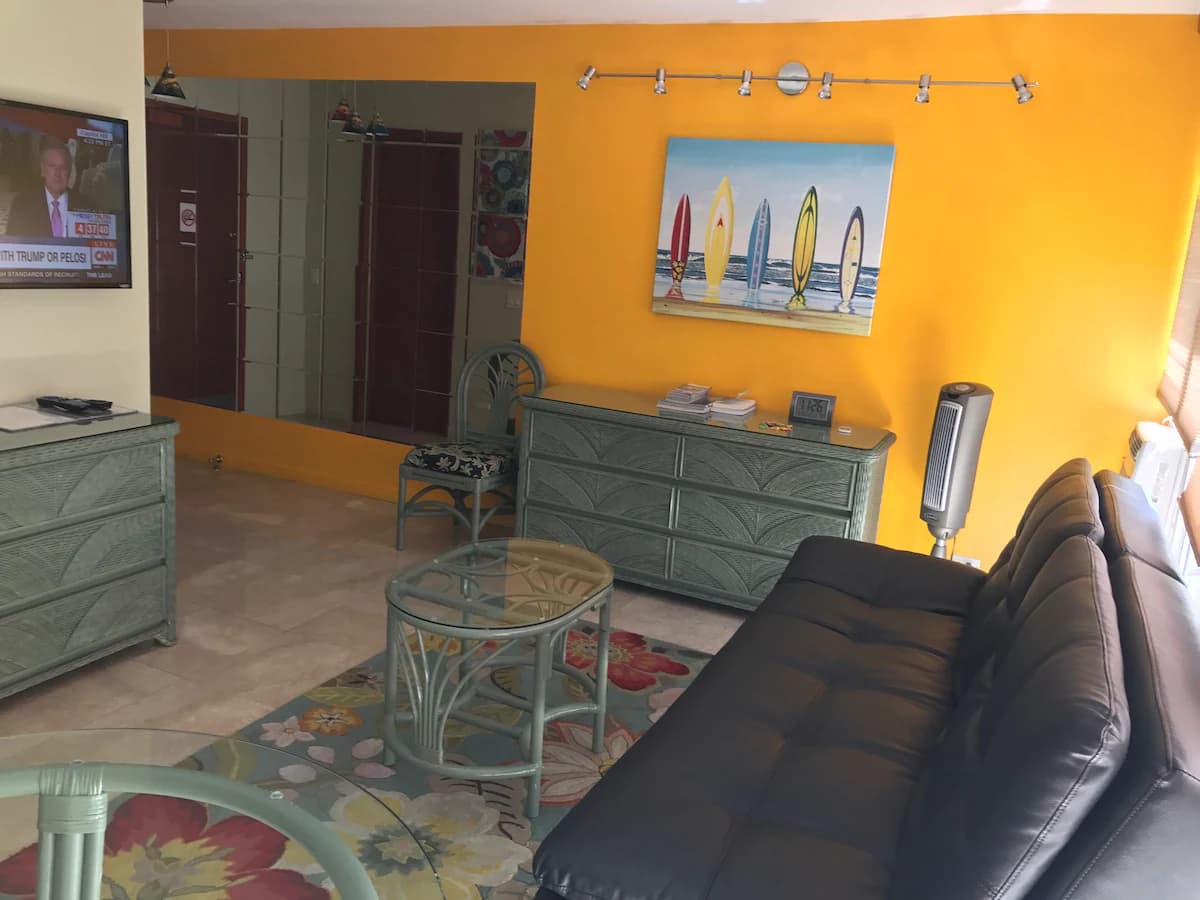 Condo in Honolulu · ★4.88 · 1 bedroom · 3 beds · 1 bath - Image 6