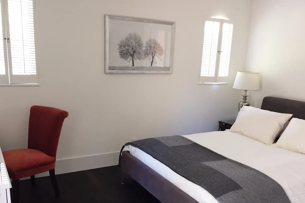 Home in Palo Alto · ★4.88 · 1 bedroom · 1 bed · 1 bath - Image 3