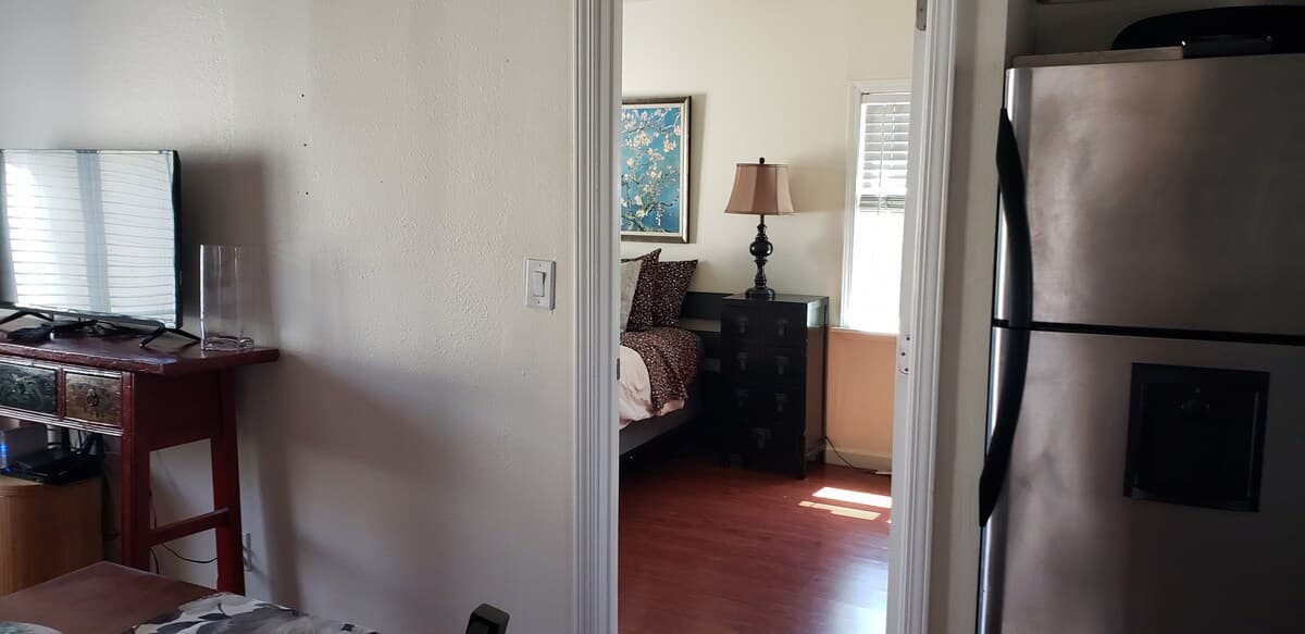 Guesthouse in Redwood City · ★4.57 · 2 bedrooms · 4 beds · 1 bath - Image 16