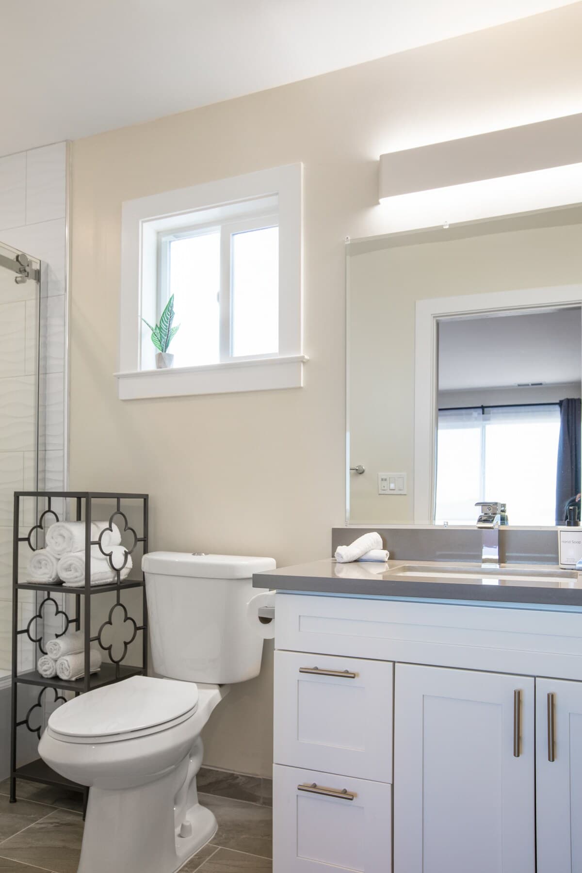 Home in Daly City · ★4.98 · 5 bedrooms · 7 beds · 5 baths - Image 31