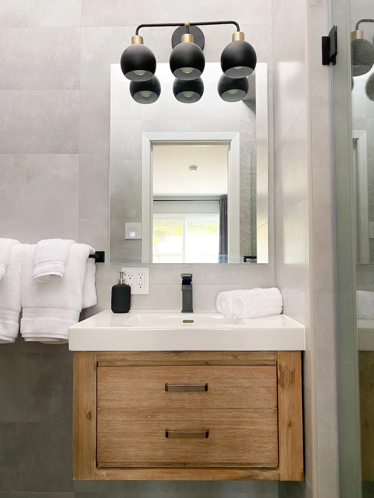 Modern Farmhouse with Panoramic Canyon Views - Photo 12
