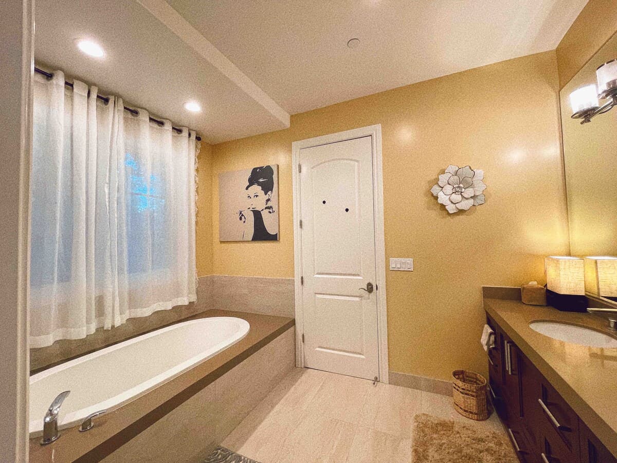 Home in Palo Alto · ★4.6 · 5 bedrooms · 5 beds · 3.5 baths - Image 57