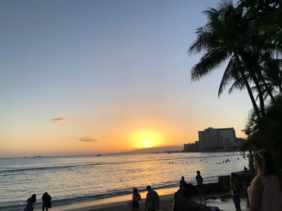 Condo in Honolulu · ★4.86 · Studio · 1 bed · 1 bath - Image 27