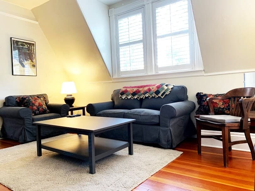 Freshly Updated Palo Alto Home with Veranda - Photo 4