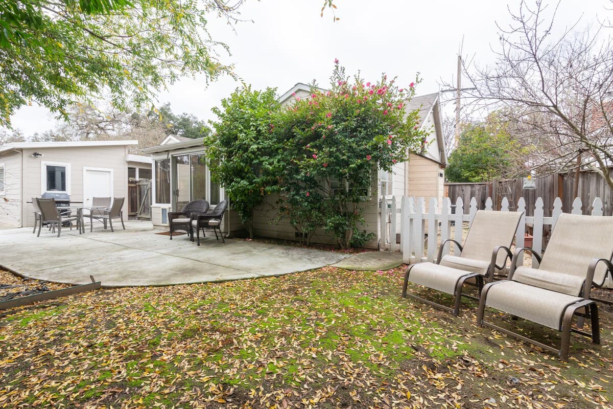 Home in Menlo Park · ★4.84 · 2 bedrooms · 3 beds · 1 bath - Image 23
