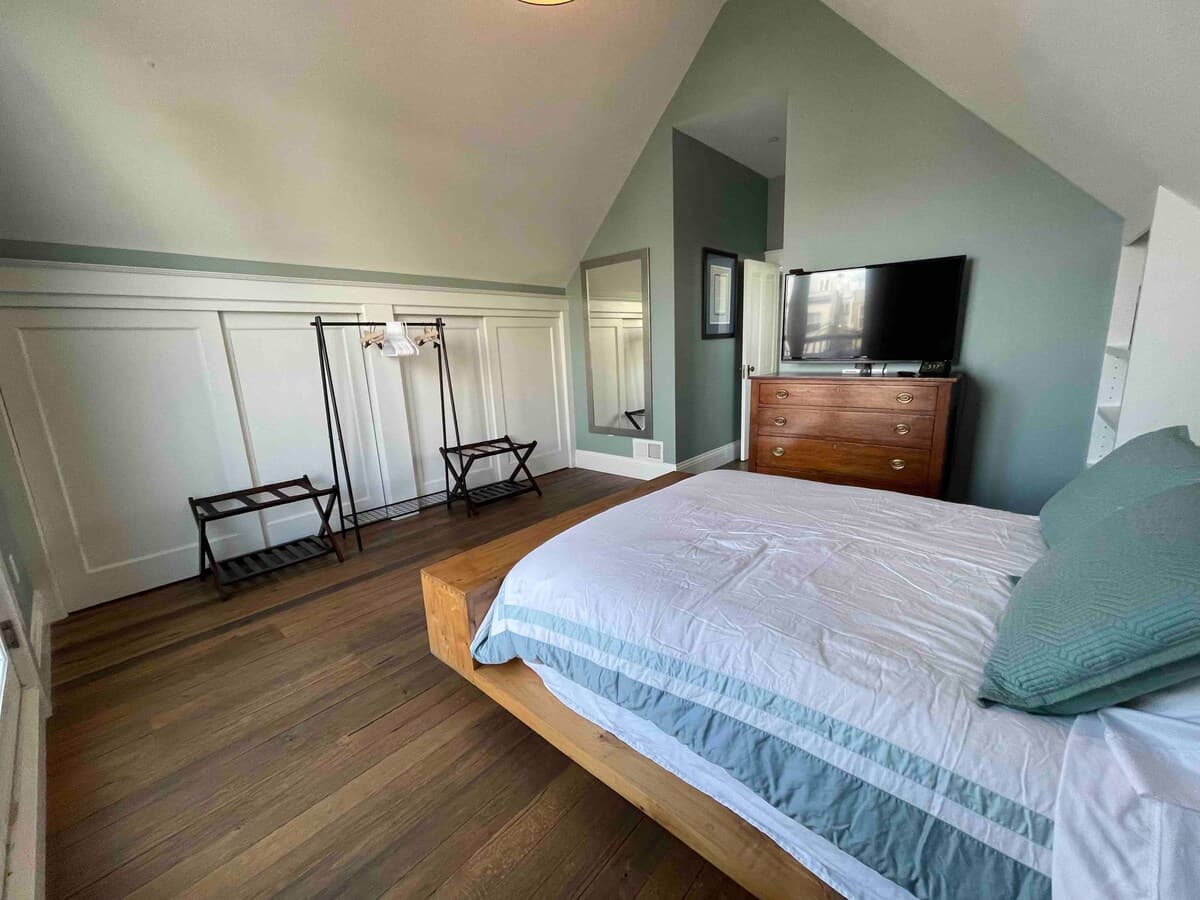 Victorian Charm, Modern Luxury, EV Garage - Photo 18
