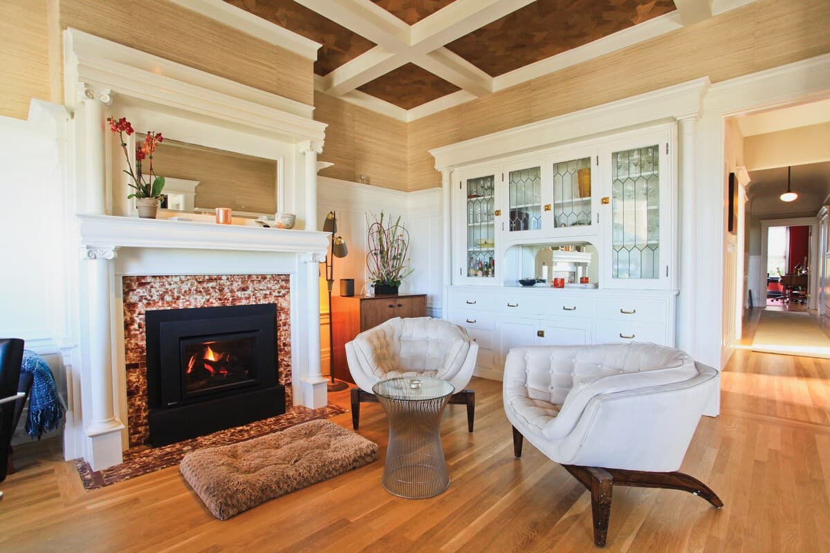 Historic Edwardian Flat with Skyline Views - Photo 12