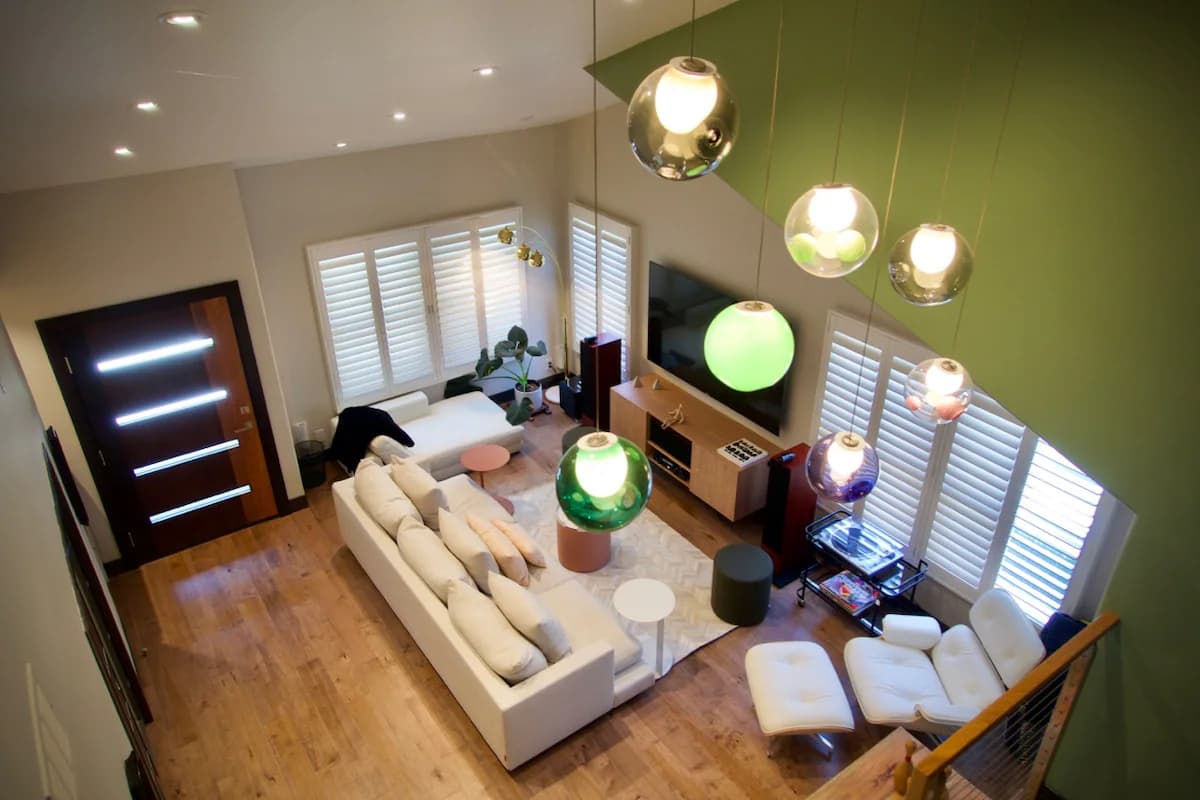 Home in Palo Alto · ★4.95 · 3 bedrooms · 3 beds · 3 baths - Image 2