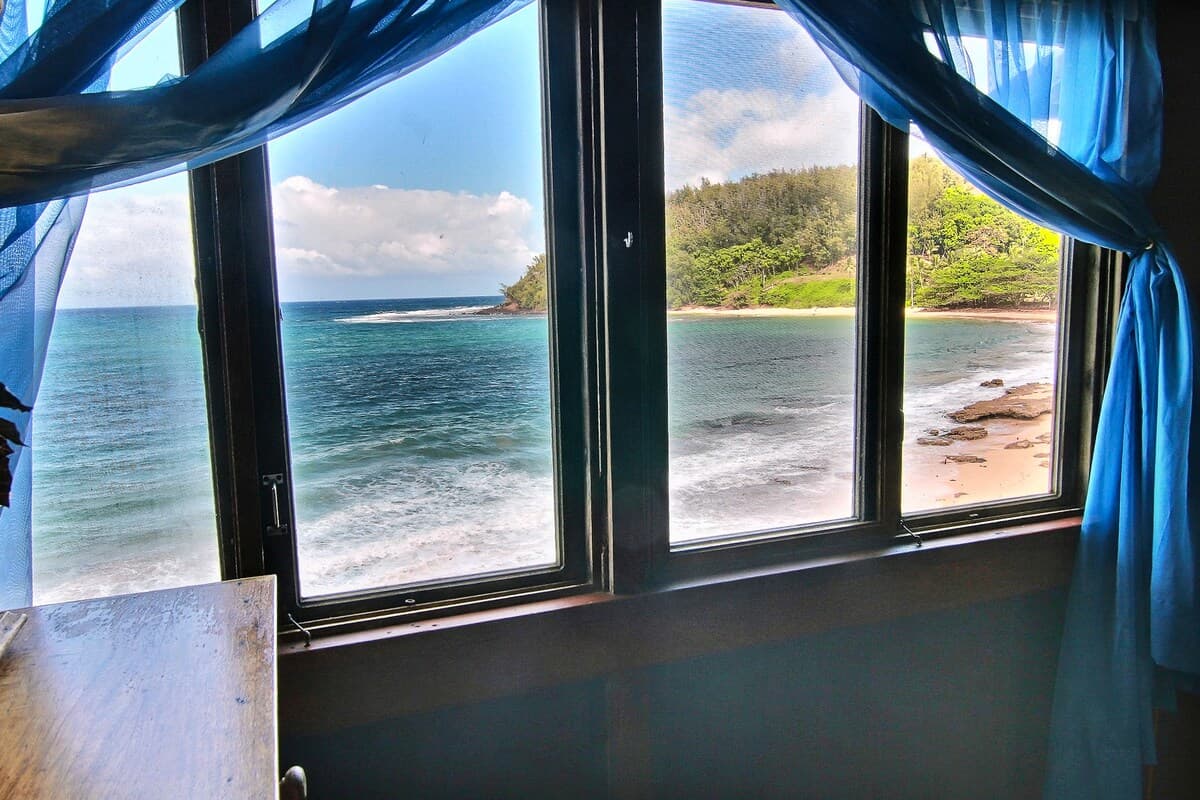 Spectacular Moloa'a Bay on the Beach - Image 16