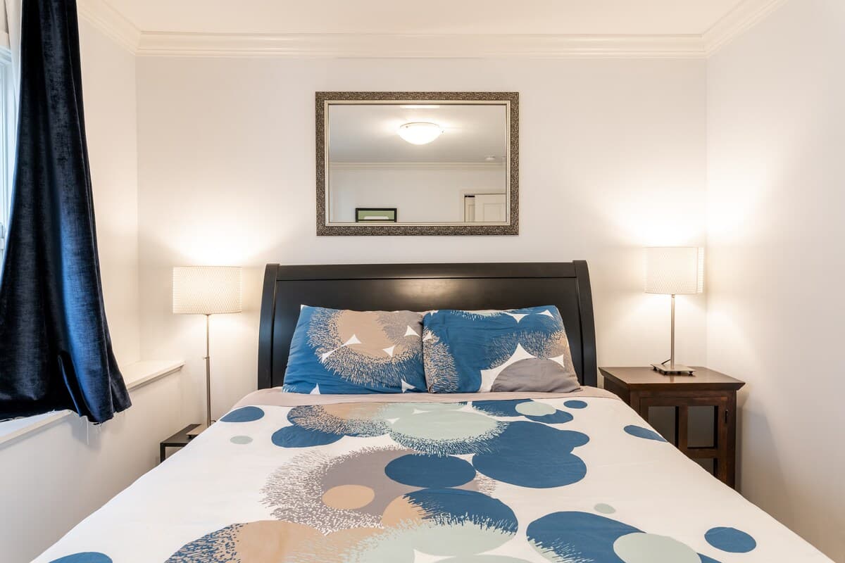 Beautiful in-law type unit with ocean views - Photo 8