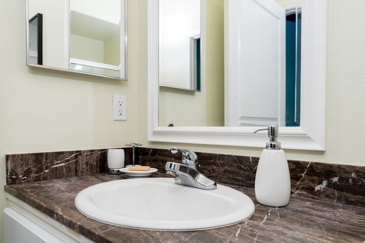 Condo in Palo Alto · ★4.86 · 2 bedrooms · 2 beds · 2 baths - Image 12