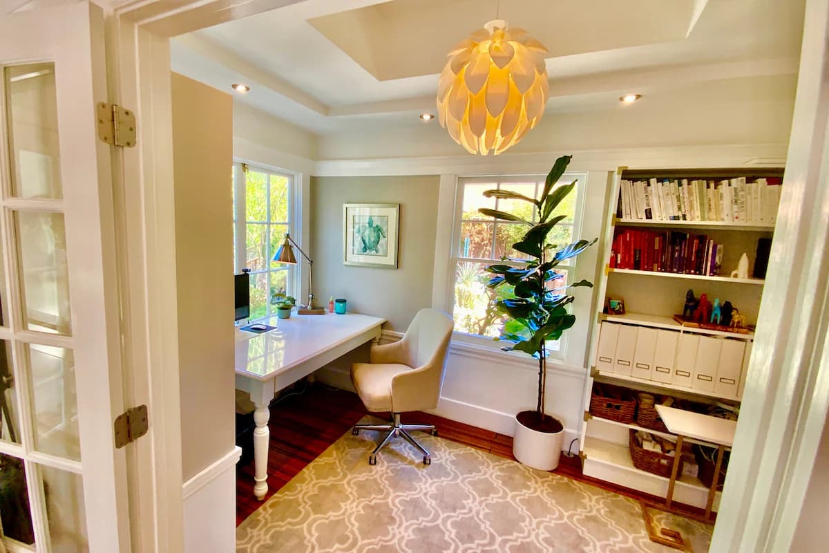 Home in Menlo Park · ★4.9 · 4 bedrooms · 7 beds · 2.5 baths - Image 32