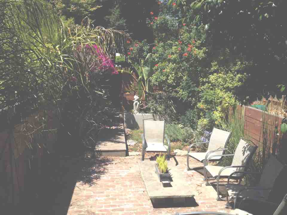 Mission District Hot Tub & Redwood Garden Oasis - Photo 13