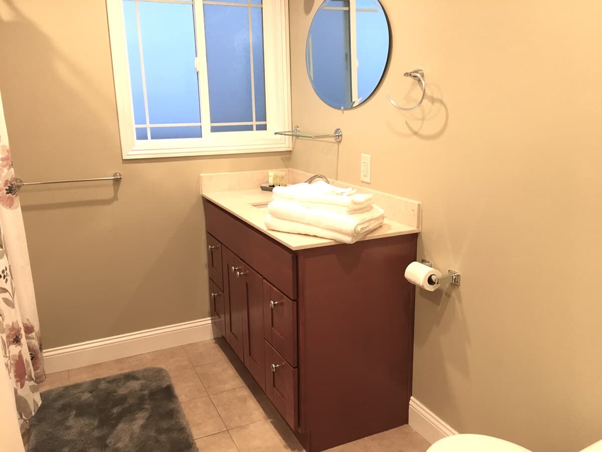 Home in Redwood City · ★4.96 · 2 bedrooms · 2 beds · 2 baths - Image 9