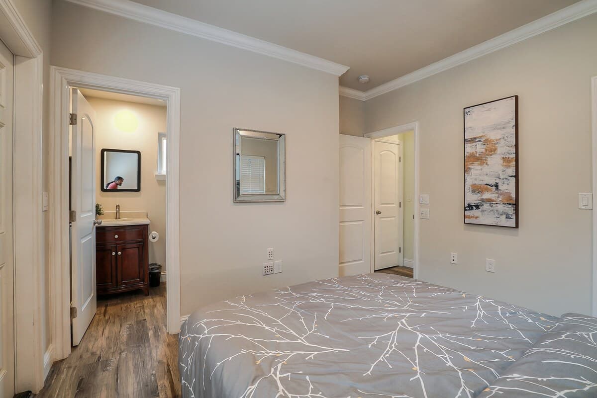 Home in Mountain View · ★4.88 · 4 bedrooms · 6 beds · 3.5 baths - Image 22