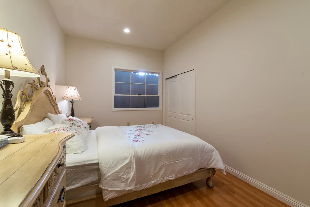 Guesthouse in Menlo Park · ★4.85 · 2 bedrooms · 4 beds · 1 bath - Image 19