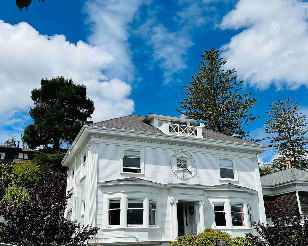 Edwardian Villa with Panoramic Views & Sauna - Photo 34