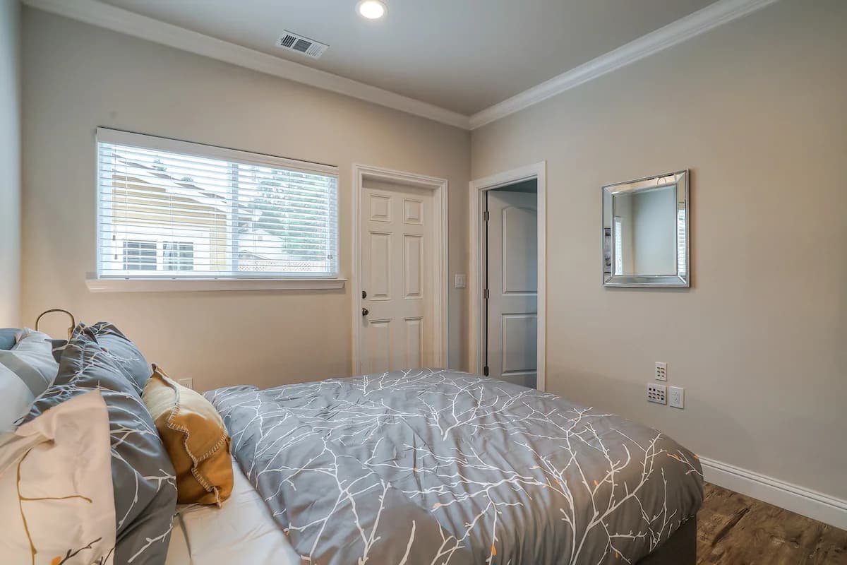 Home in Mountain View · ★4.88 · 4 bedrooms · 6 beds · 3.5 baths - Image 20