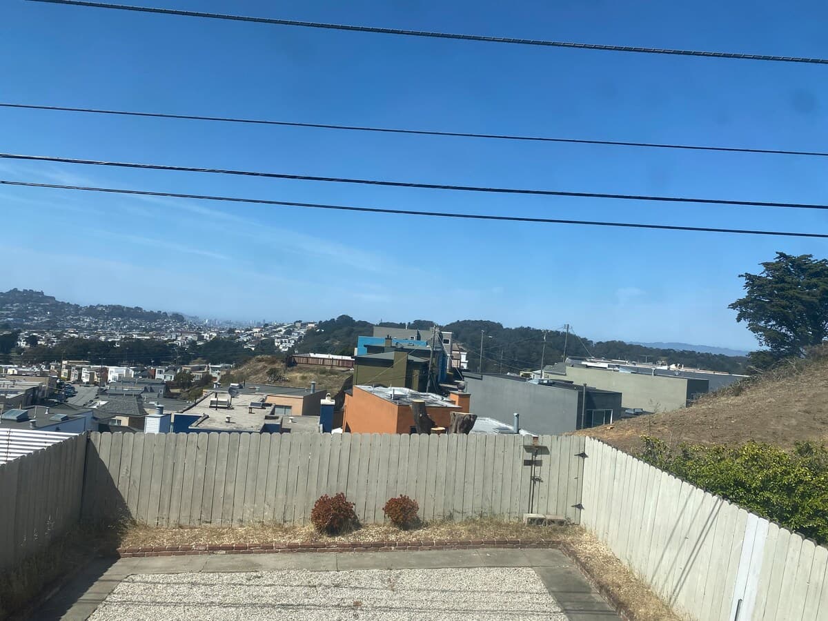 Home in Daly City · ★4.93 · 3 bedrooms · 4 beds · 2 baths - Image 7
