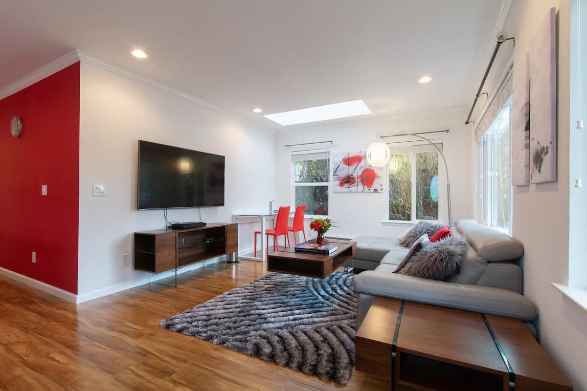 Condo in Palo Alto · ★4.81 · 3 bedrooms · 4 beds · 2 baths - Image 2