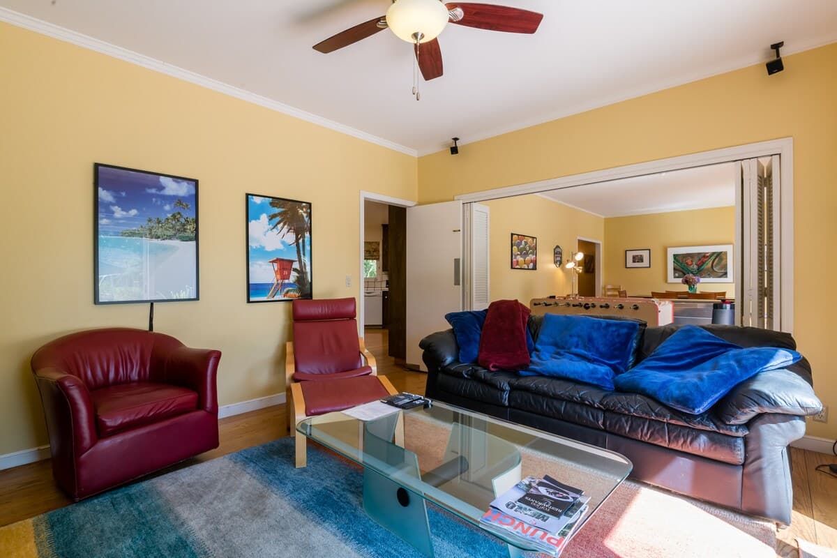 Home in Menlo Park · ★4.91 · 4 bedrooms · 5 beds · 2.5 baths - Image 9