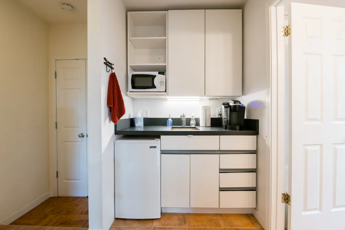 Charming guest unit in picturesque Palo Alto - Image 9