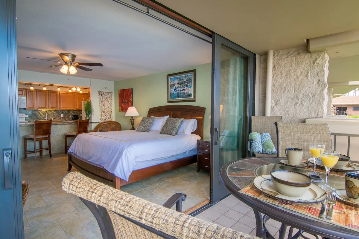 Condo in Lahaina · ★4.86 · 2 bedrooms · 1 bed · 1 bath - Image 6