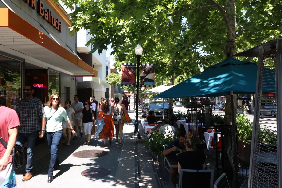 Home in Mountain View · ★4.97 · 2 bedrooms · 3 beds · 1 bath - Image 25