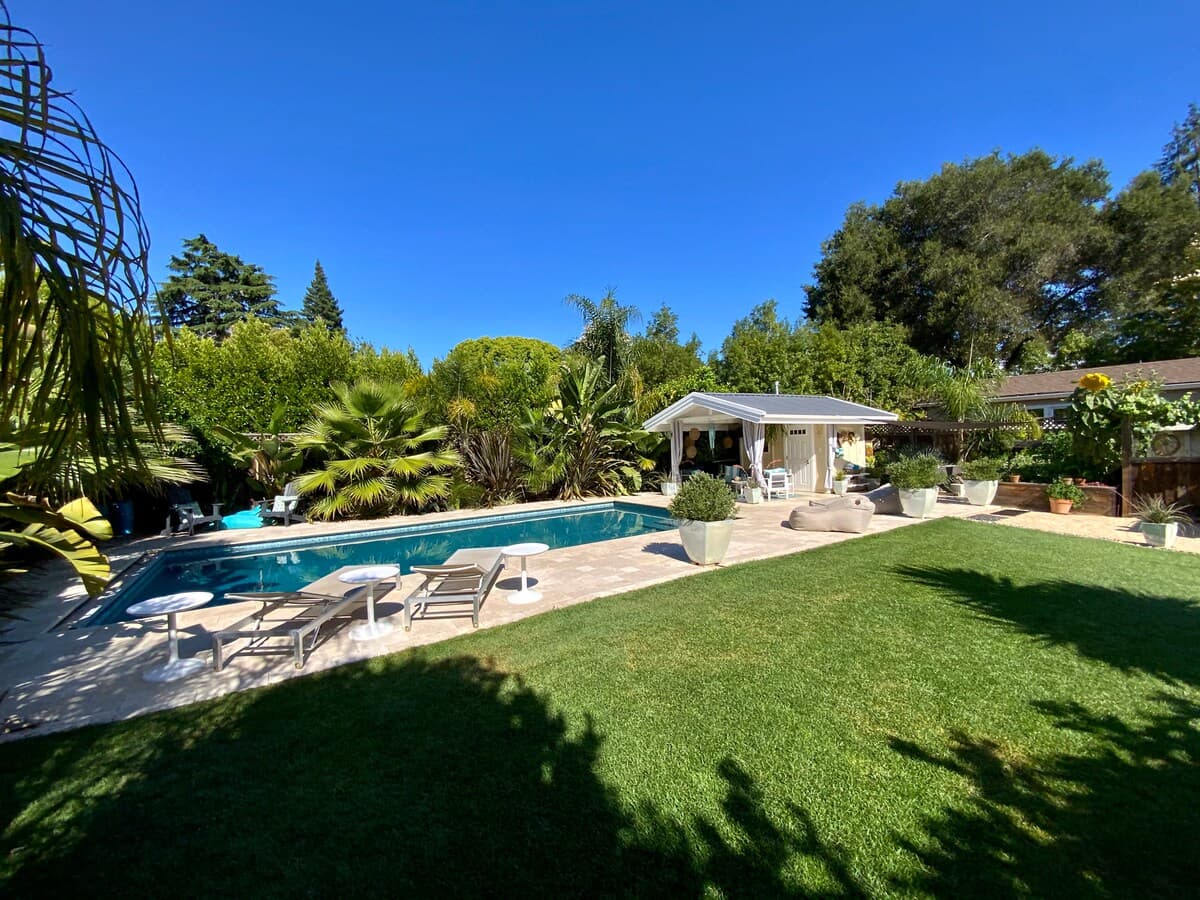 Home in Menlo Park · ★4.9 · 4 bedrooms · 7 beds · 2.5 baths - Image 49