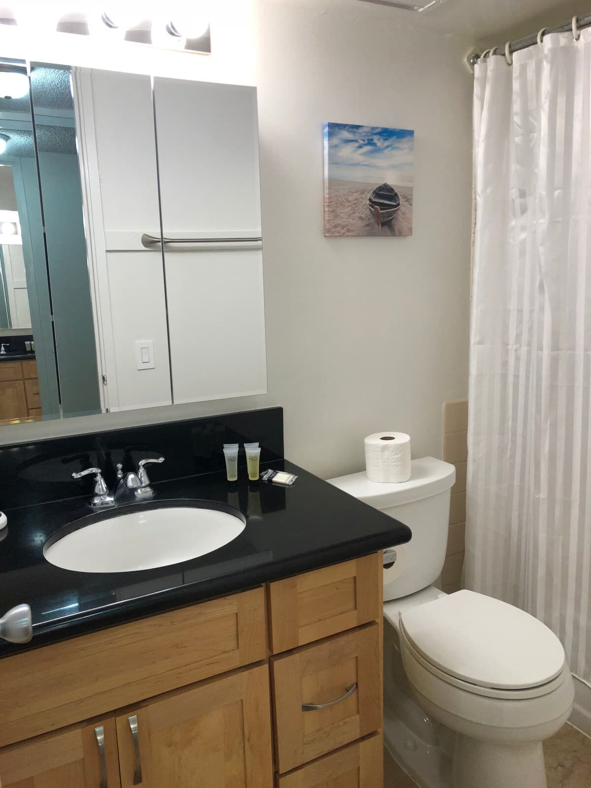 Condo in Honolulu · ★4.86 · Studio · 1 bed · 1 bath - Image 10