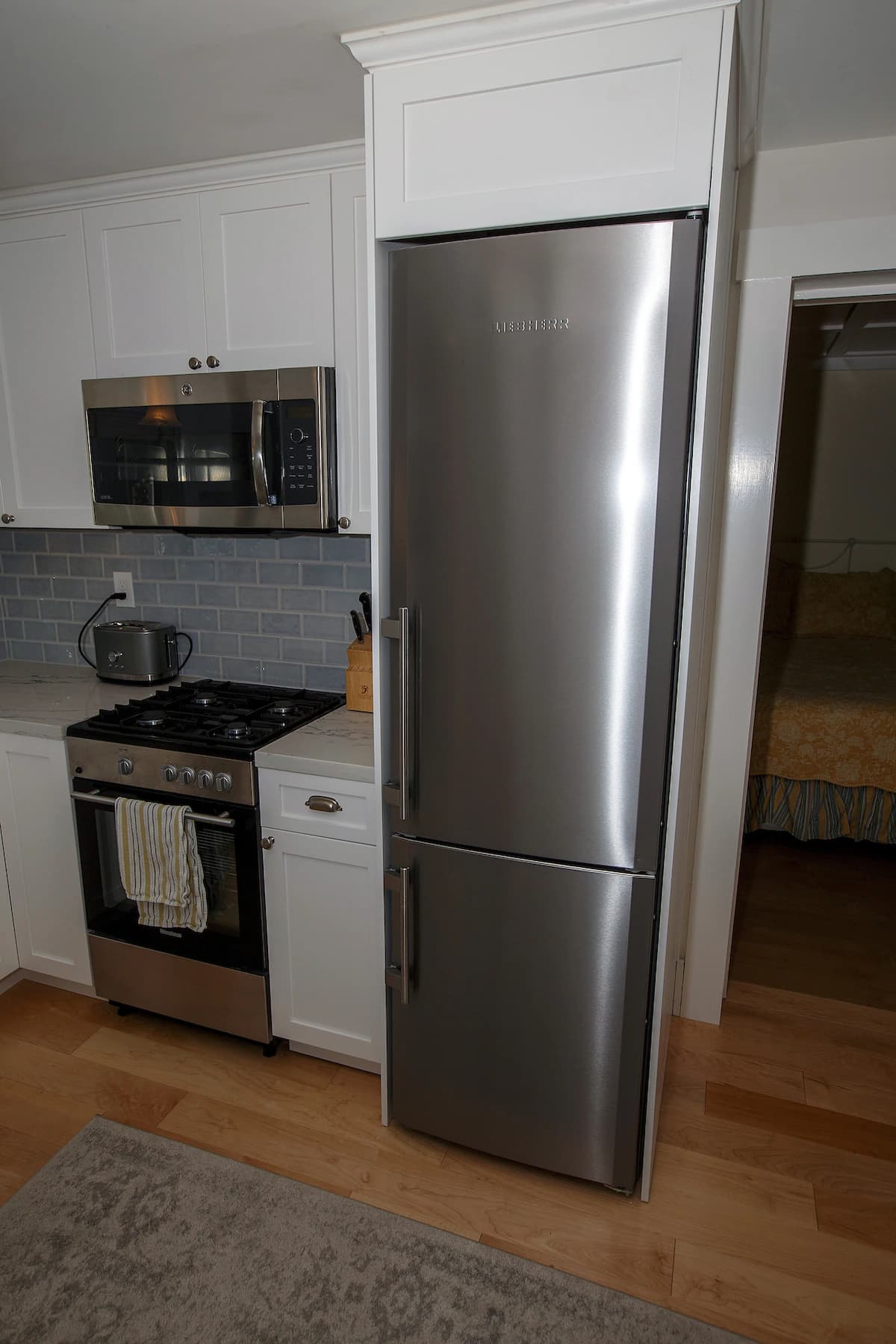 Guesthouse in Menlo Park · ★4.94 · 1 bedroom · 2 beds · 1 bath - Image 9