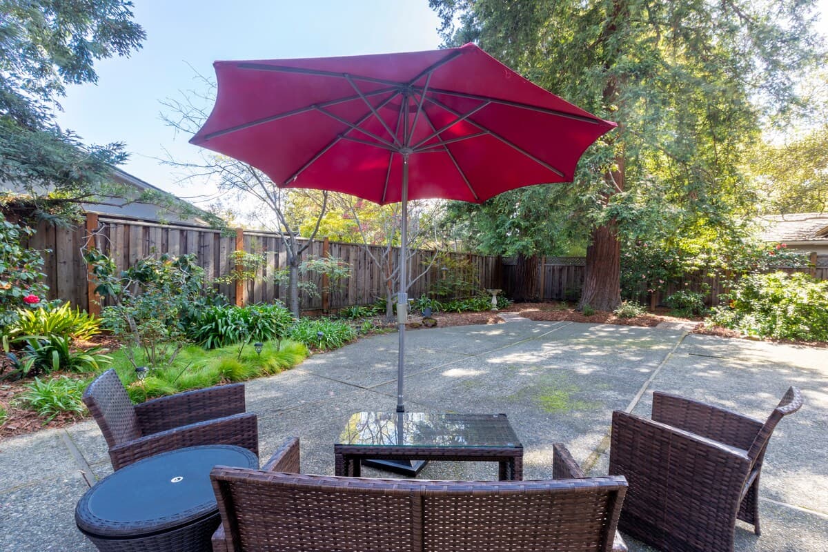 Home in Menlo Park · ★4.77 · 5 bedrooms · 6 beds · 3 baths - Image 37