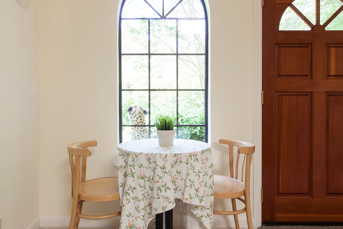Home in Palo Alto · ★4.91 · 2 bedrooms · 2 beds · 1 bath - Image 6