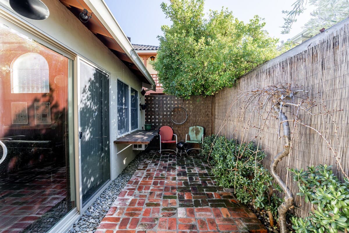 Guesthouse in Palo Alto · ★5.0 · 2 bedrooms · 2 beds · 1.5 baths - Image 18
