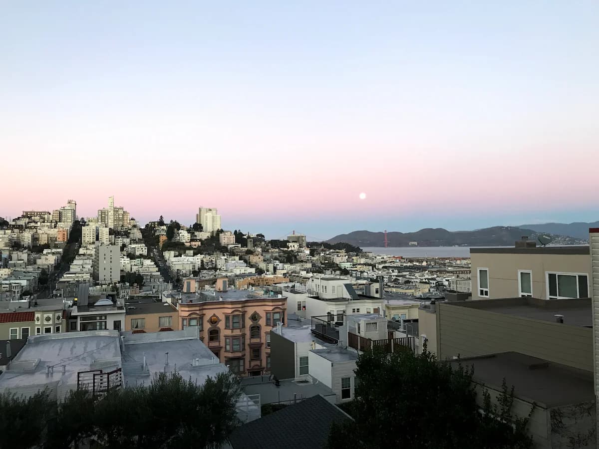 Private 2BR with 1000ft² Rooftop & 360 Views - Photo 41