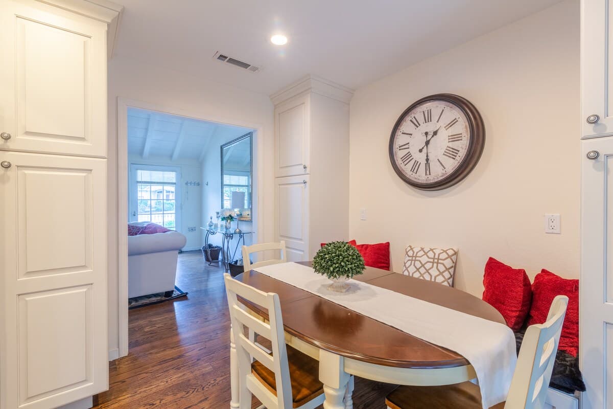 Home in Menlo Park · ★4.84 · 2 bedrooms · 3 beds · 1 bath - Image 10