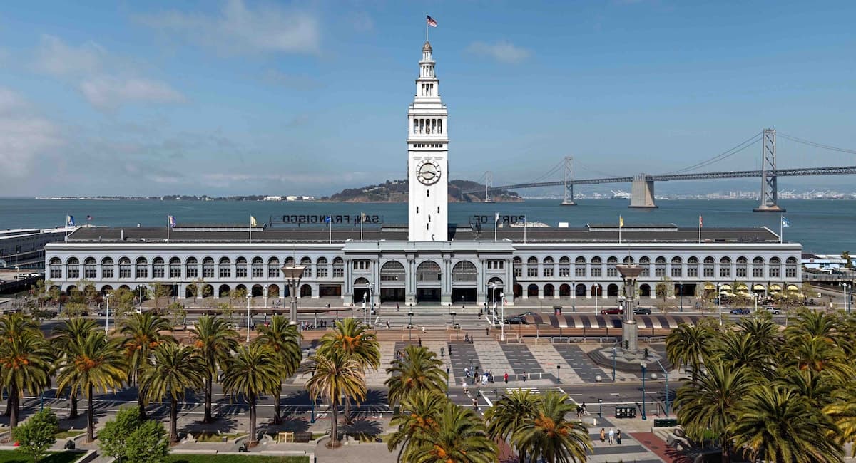 Villa in San Francisco · ★4.95 · 5 bedrooms · 6 beds · 3 baths - Image 84