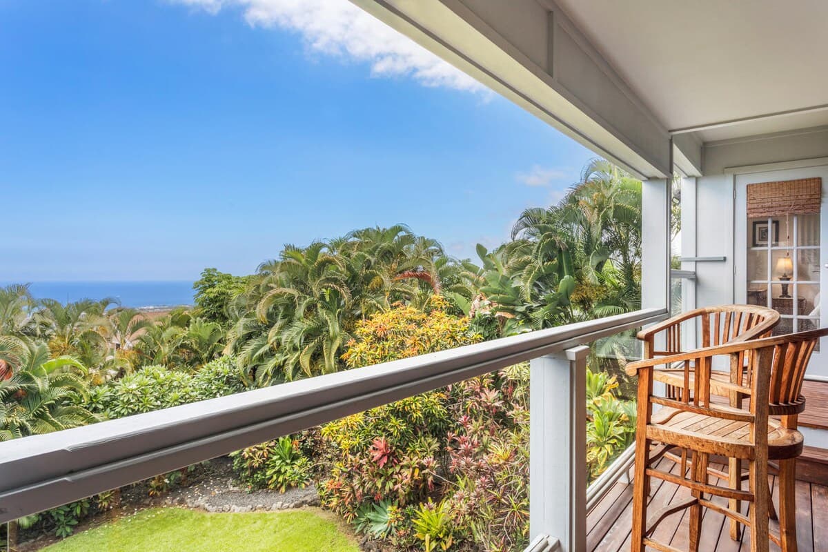 Home in Kailua-Kona · ★4.96 · 3 bedrooms · 3 beds · 3 baths - Image 23