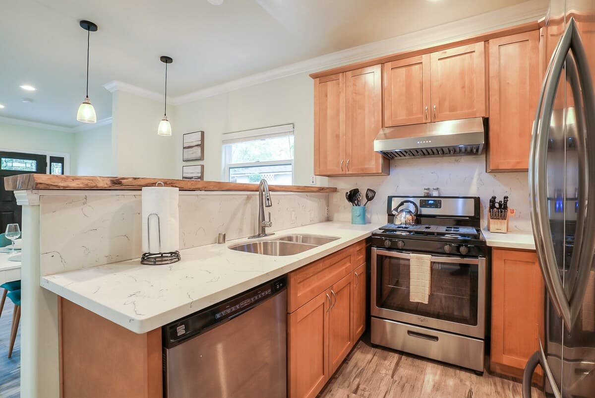 Home in Mountain View · ★4.79 · 3 bedrooms · 4 beds · 2.5 baths - Image 15