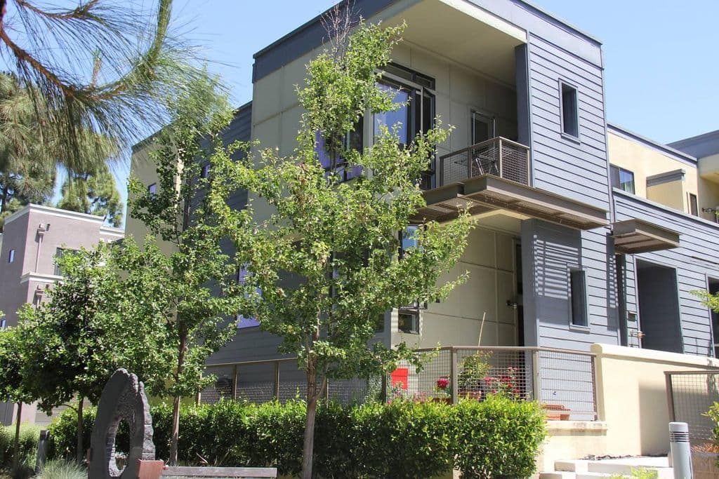 Home in Palo Alto · ★4.98 · 3 bedrooms · 3 beds · 3.5 baths - Image 25