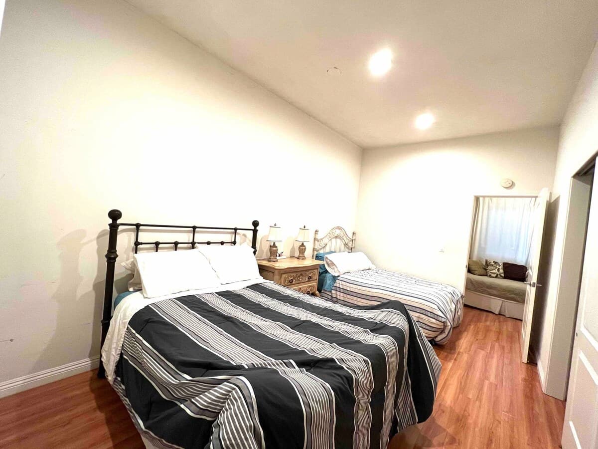 Guesthouse in Menlo Park · ★4.85 · 2 bedrooms · 4 beds · 1 bath - Image 24