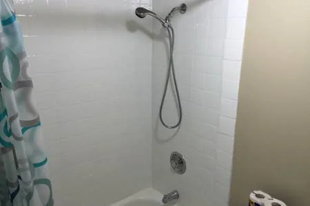 Condo in Honolulu · ★4.64 · Studio · 1 bed · 1 private bath - Image 12