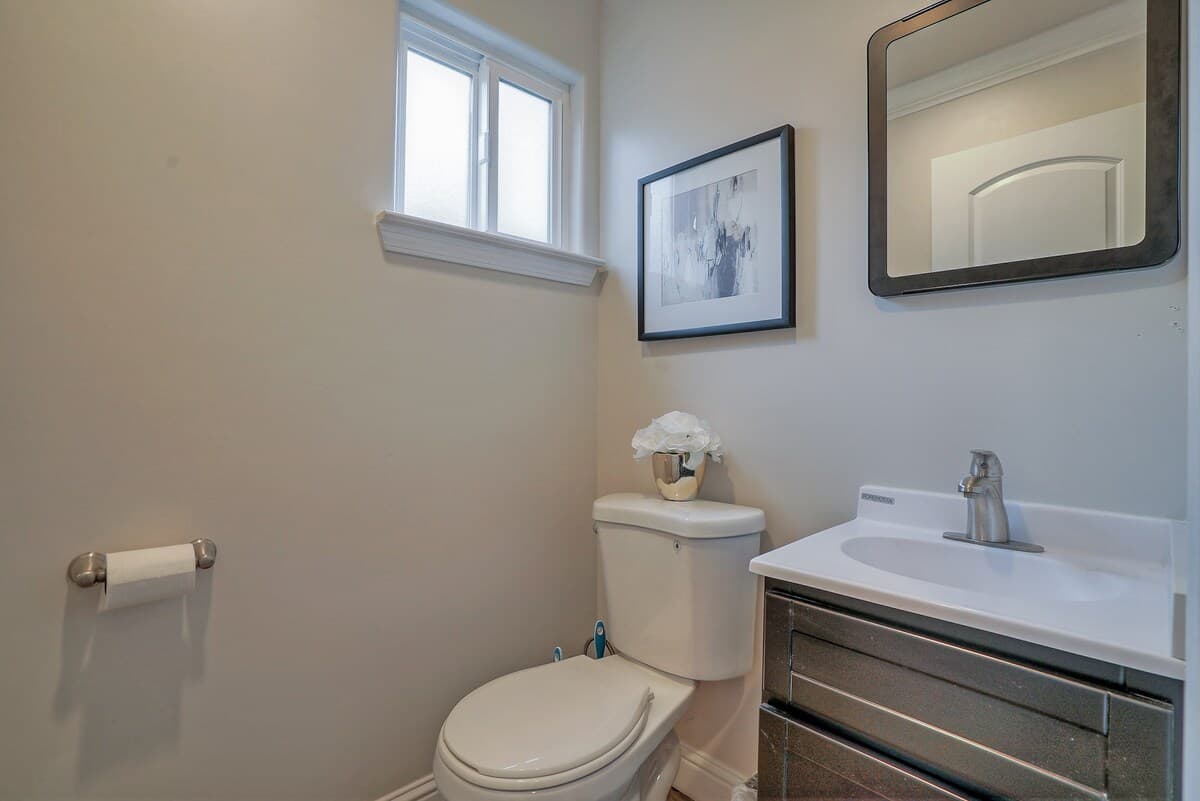 Home in Mountain View · ★4.79 · 3 bedrooms · 4 beds · 2.5 baths - Image 48