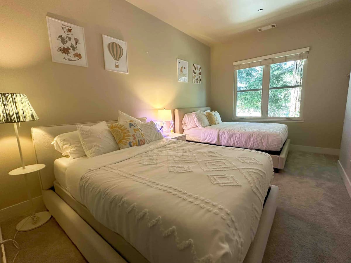 2021 Luxury Home, Private Baths, Silicon Valley - Photo 19