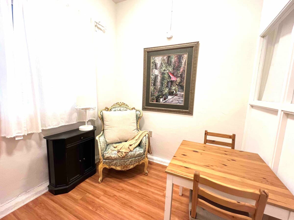 Guesthouse in Menlo Park · ★4.85 · 2 bedrooms · 4 beds · 1 bath - Image 16