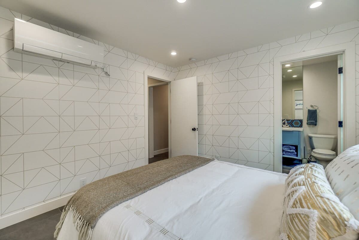 Home in Palo Alto · ★4.96 · 5 bedrooms · 7 beds · 4.5 baths - Image 24