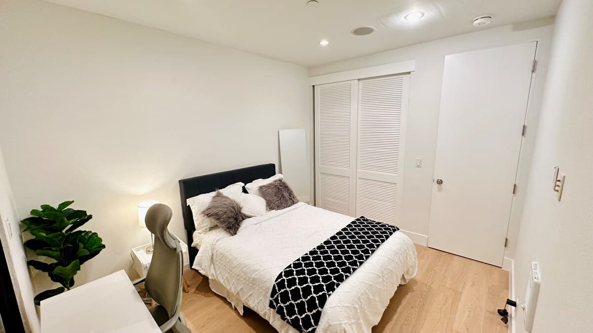 Sunny Ground-Floor Condo with Private Patio - Photo 5