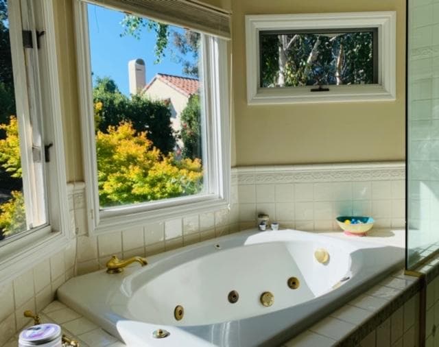 Palo Alto Tree-Lined Retreat with Jacuzzi Tub - Photo 6
